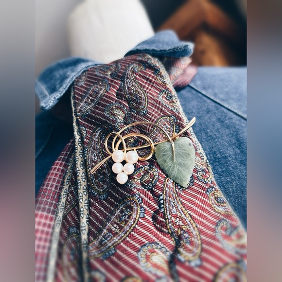 Jade Brooch Mid Century Modern - Picture 2 of 10